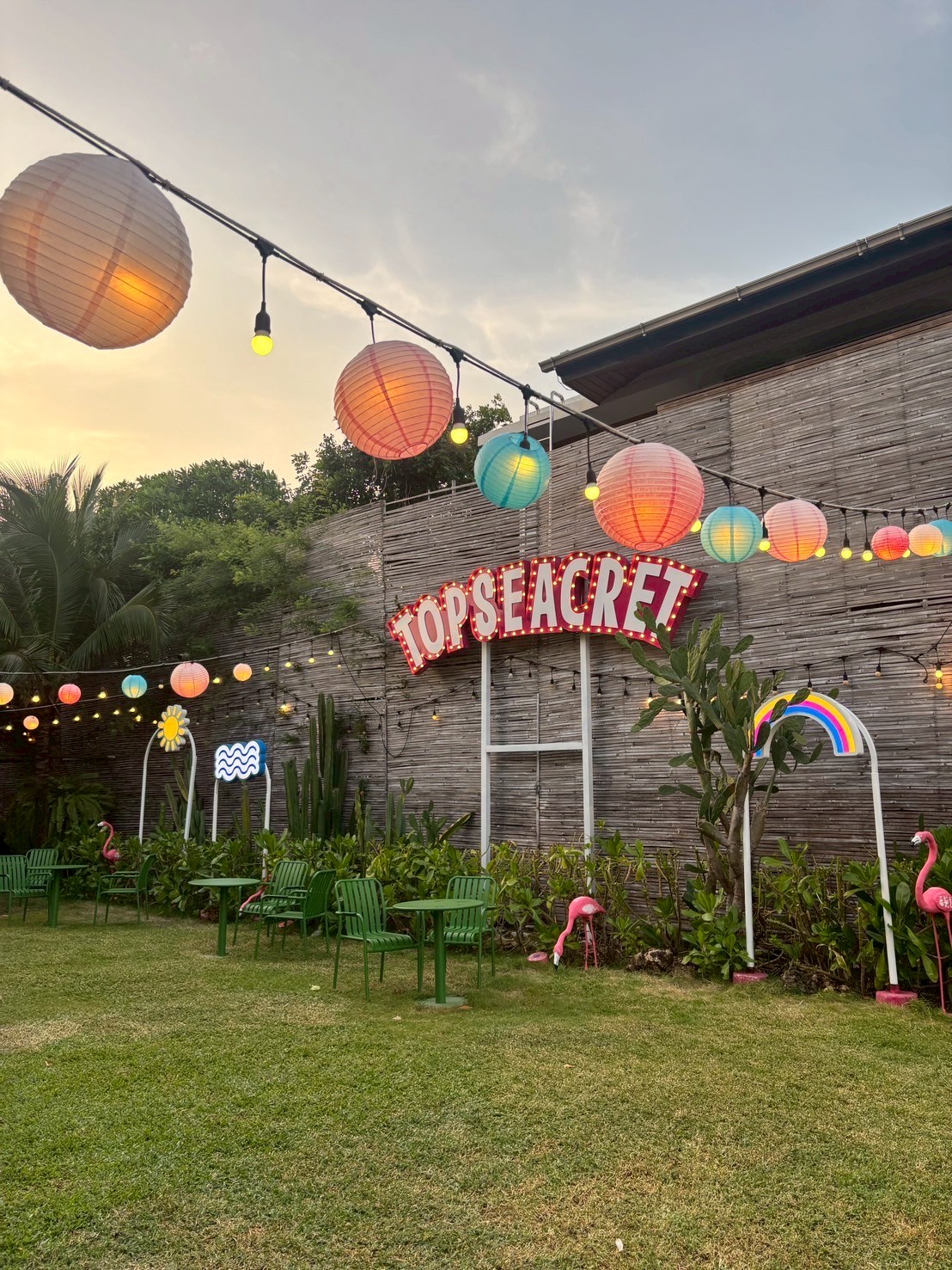Top Seacret Beach Cafe – คาเฟ่