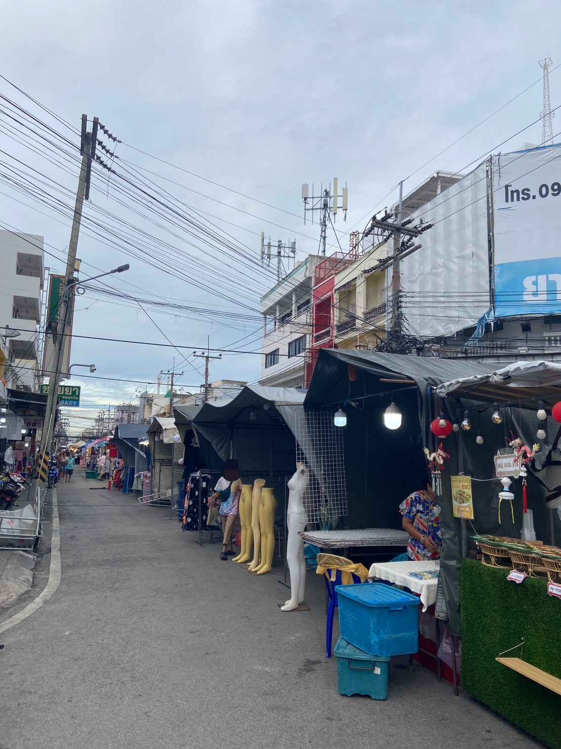 ตลาดโต้รุ่ง หัวหิน