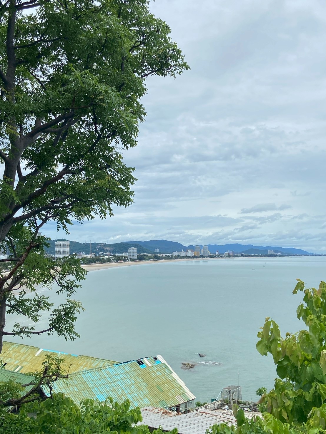 หาดเขาตะเกียบ